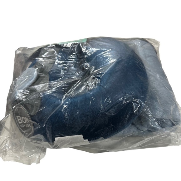 Bon Voyage 3pc Set Navy Neck Pillow Eye Mask Light Blue Plush Throw 50x60” NWT - Picture 4 of 8